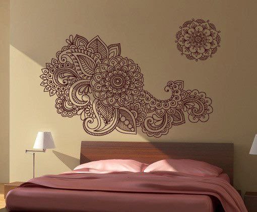 Роспись стен в стиле мехенди в спальни